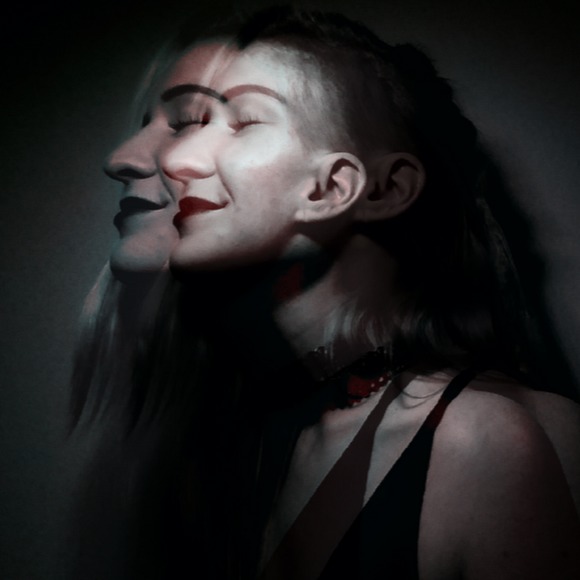 Meet your Posher, Edith - Picture 1 of 1